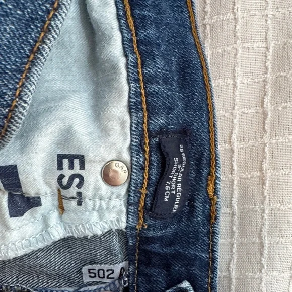 GAP Women's Dark Indigo Rolled-Hem Denim Shorts - Picture 2 of 2